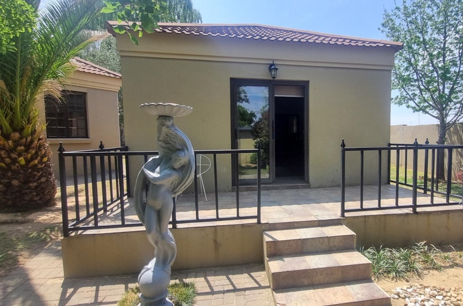 5 Bedroom Property for Sale in La Provance Free State